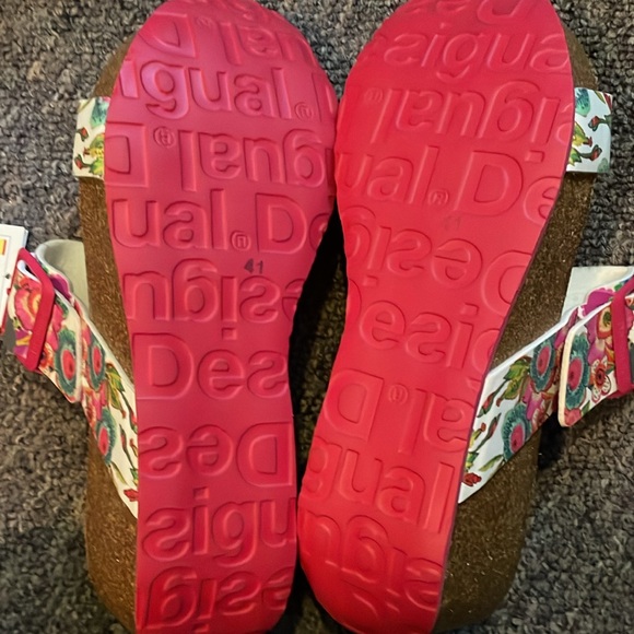 BEAUTIFUL Desigual sandals made in Italy 🇮🇹 - Picture 3 of 8